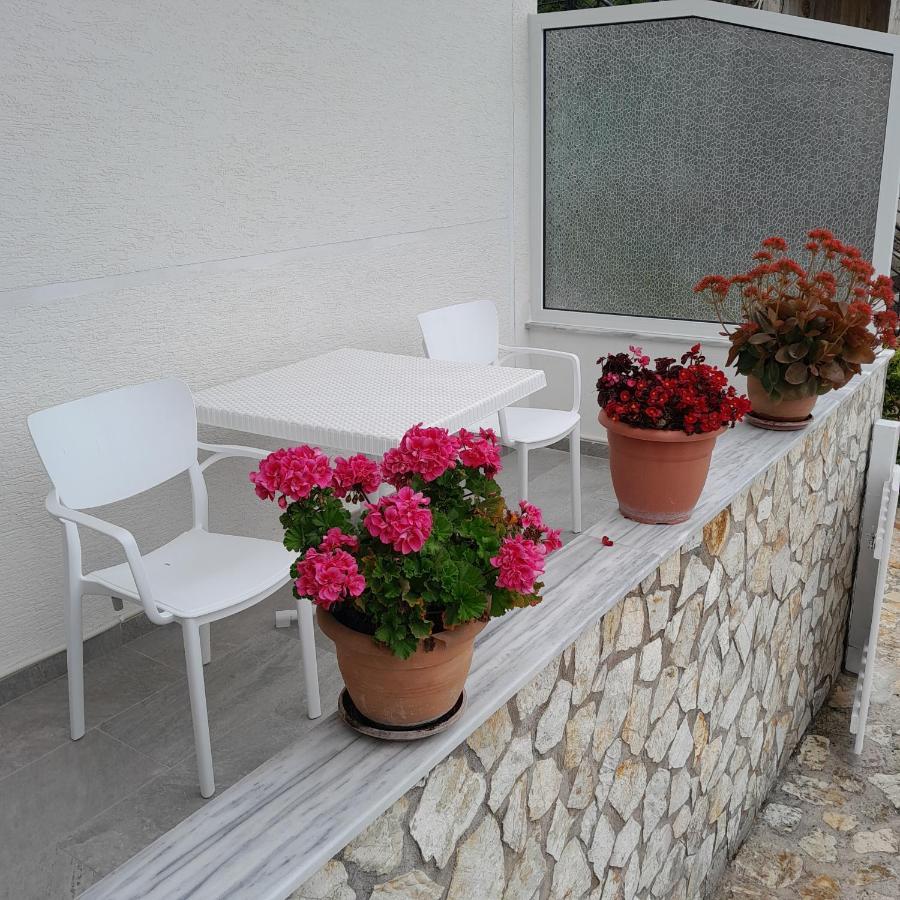 Luxury Dennis Home Sarandë Exteriör bild