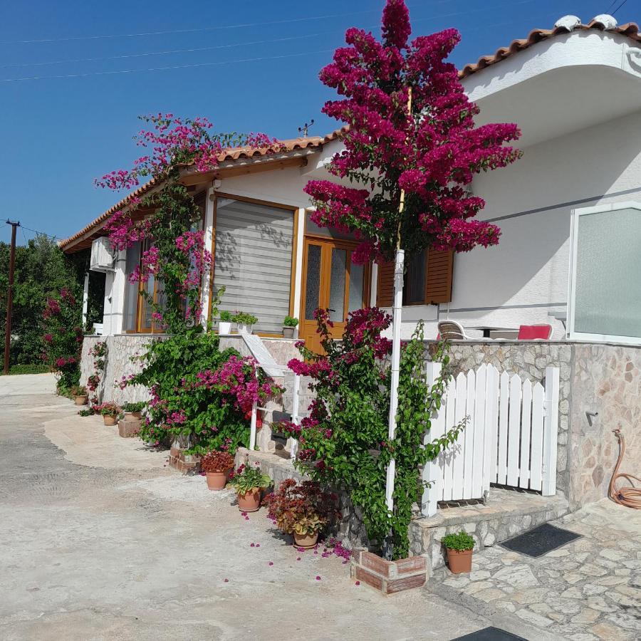 Luxury Dennis Home Sarandë Exteriör bild