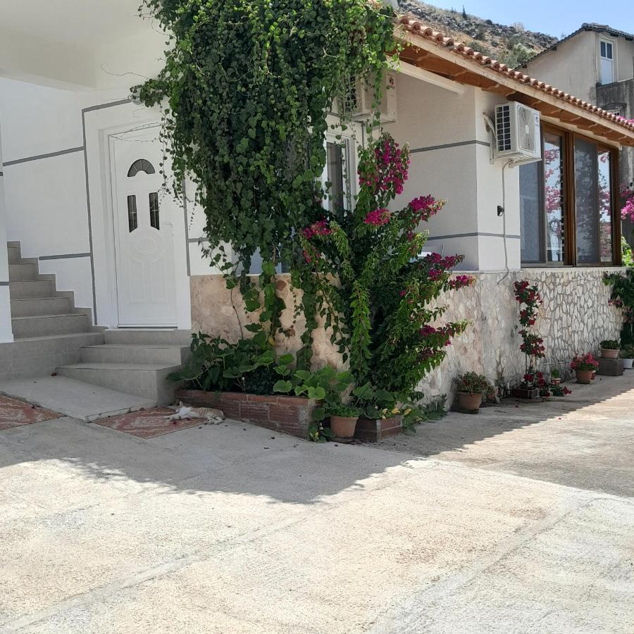 Luxury Dennis Home Sarandë Exteriör bild